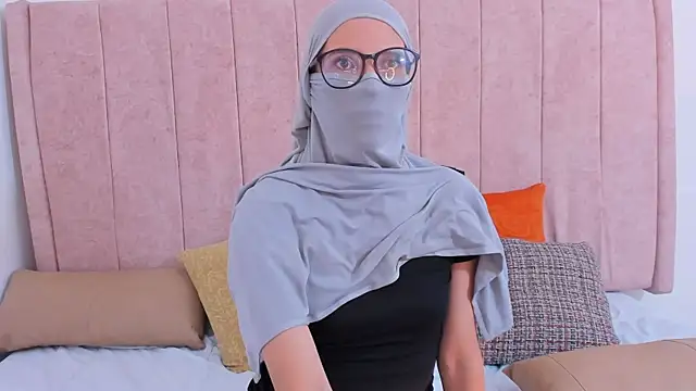 Snapshot of _Mahaara chatting on 02.28.26 Mahaara online show from 02.28.26