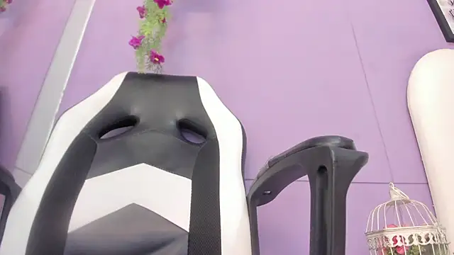 Snapshot of luna_bradley_ chatting on 02.23.26 luna bradley online show from 02.23.26