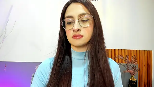 Snapshot of AndraCyruss chatting on 04.29.26 AndraCyruss online show from 04.29.26