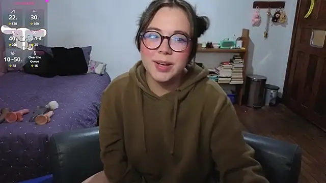 Snapshot of Sofie_Morris chatting on 07.19.26 Sofie Morris online show from 07.19.26