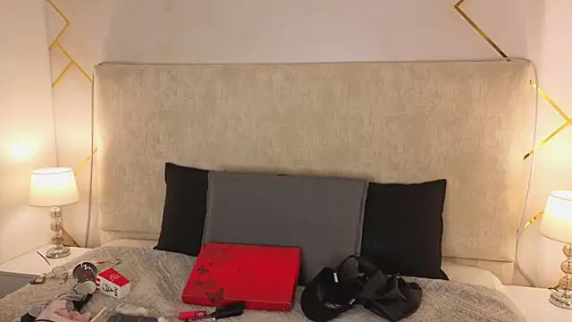 Snapshot of Nioki_ chatting on 04.04.26 Nioki online show from 04.04.26