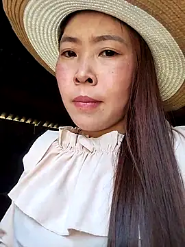 Yiyoongg online show from 03.31.26