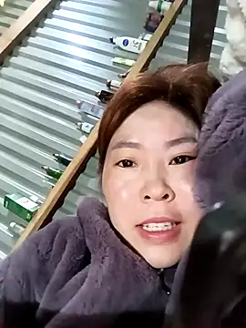 Yiyoongg online show from 04.03.26