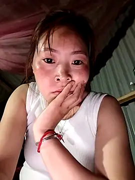 Yiyoongg online show from 04.04.26