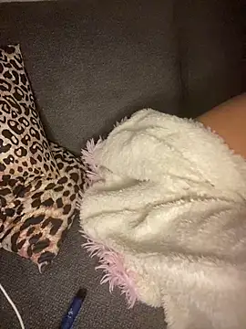 little dreamer  online show from 03.15.26