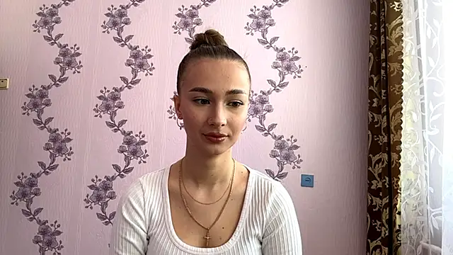 LacieHelaire online show from 02.27.26