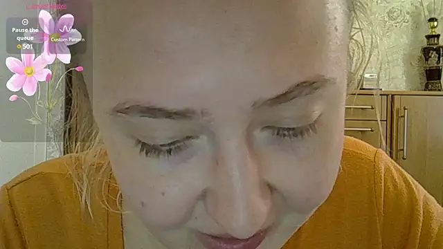 CurvyWild Lady30 online show from 04.12.26