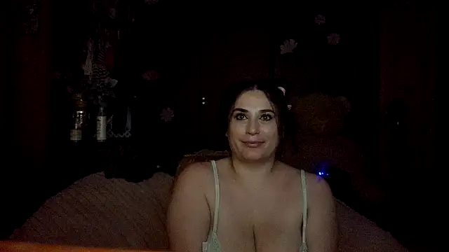 Snapshot of VelvetBrunetteXo chatting on 06.05.26 VelvetBrunetteXo online show from 06.05.26