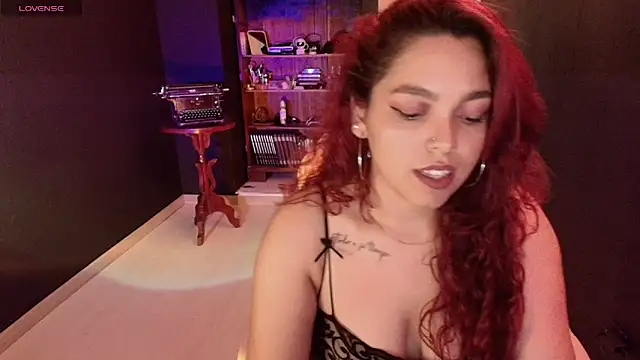 scarlett velvet  online show from 02.20.26