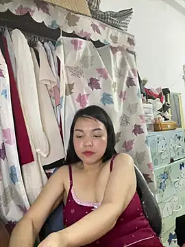 Strawberry-wet online show from 04.08.26