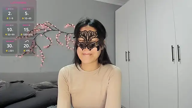Snapshot of HelenBlazeTrt chatting on 07.13.26 HelenBlazeTrt online show from 07.13.26