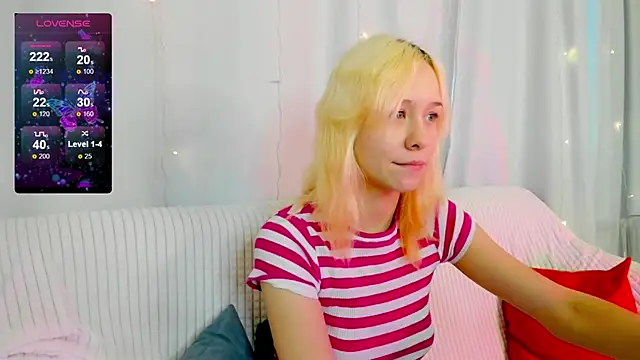 Snapshot of EmilyTrase chatting on 03.02.26 EmilyTrase online show from 03.02.26