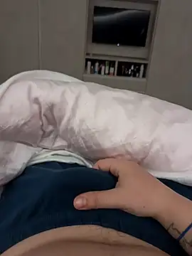 Snapshot of andrepix995 chatting on 02.27.26 andrepix995 online show from 02.27.26