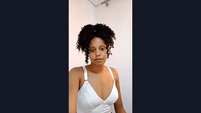 EsterSantopietro online show from 02.15.26