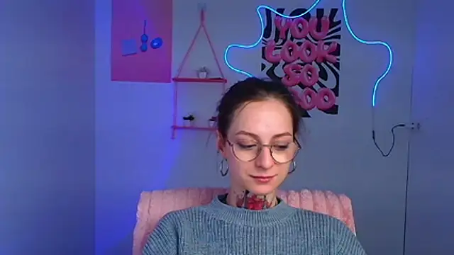 Esmi Winter online show from 02.15.26