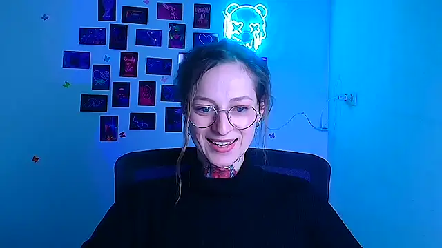 Esmi Winter online show from 03.13.26