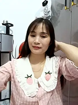 Snapshot of -Dumi- chatting on 03.23.26 -Dumi- online show from 03.23.26