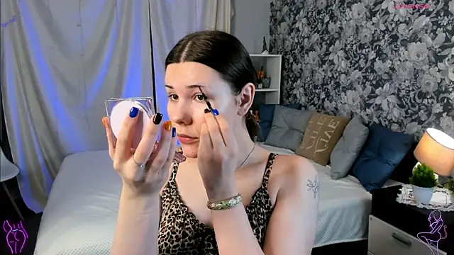 Coraline kitty online show from 02.16.26