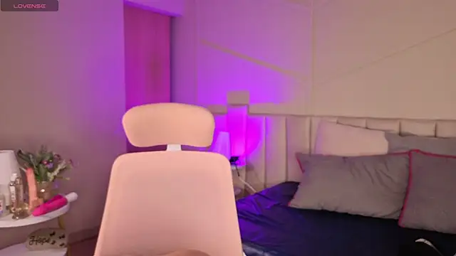 Snapshot of Eyes_moon_ chatting on 02.21.26 Eyes moon online show from 02.21.26