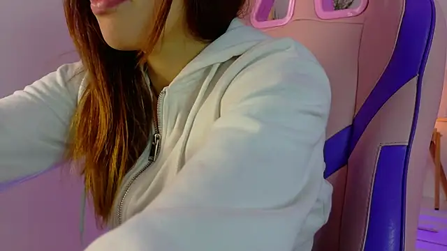 Shopie Colucci online show from 07.03.26