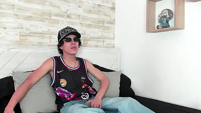 Snapshot of Jordi_Cooper chatting on 02.21.26 Jordi Cooper online show from 02.21.26