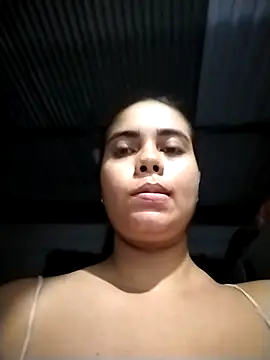 Snapshot of emily_prettygirl chatting on 03.04.26 emily prettygirl online show from 03.04.26