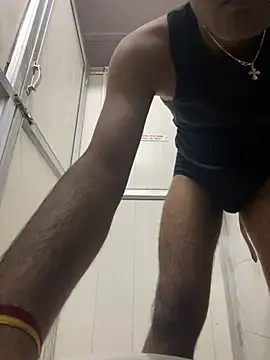 Snapshot of Dazzling_dude chatting on 02.17.26 Dazzling dude online show from 02.17.26