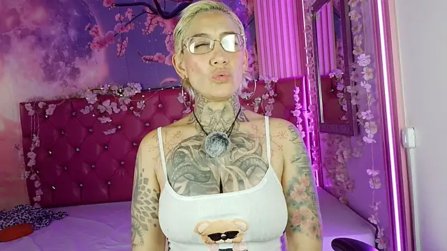 Everlyn sexx online show from 04.18.26