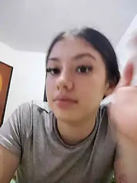 Aurora Pearl online show from 03.07.26