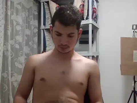 Snapshot of Erostomxxx chatting on 02.17.26 Erostomxxx online show from 02.17.26