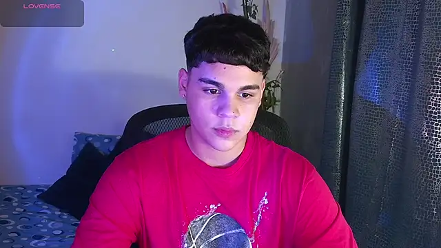 Snapshot of eithan_jonnes chatting on 02.28.26 eithan jonnes online show from 02.28.26