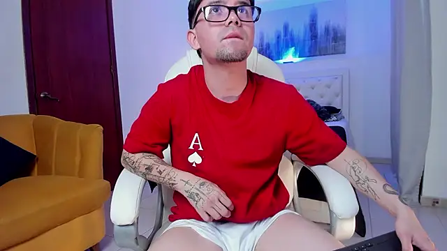 Snapshot of KaiStein chatting on 02.12.26 KaiStein online show from 02.12.26