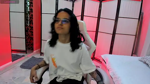 Snapshot of Julianne_7 chatting on 02.24.26 Julianne 7 online show from 02.24.26