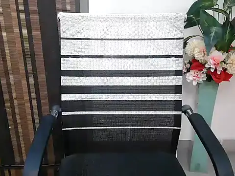 Snapshot of _chitranshi chatting on 02.13.26 chitranshi online show from 02.13.26