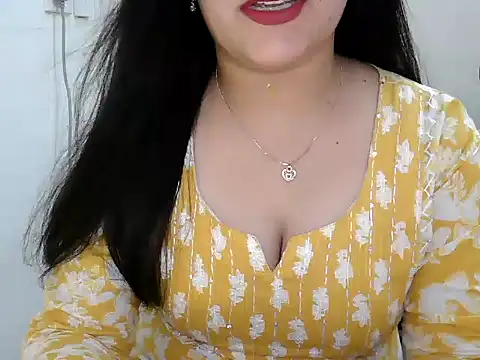 Snapshot of _chitranshi chatting on 06.18.26 chitranshi online show from 06.18.26