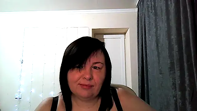 Snapshot of EmilliXXX chatting on 02.22.26 EmilliXXX online show from 02.22.26