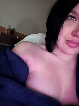 Snapshot of HornyCumBitch chatting on 02.14.26 HornyCumBitch online show from 02.14.26