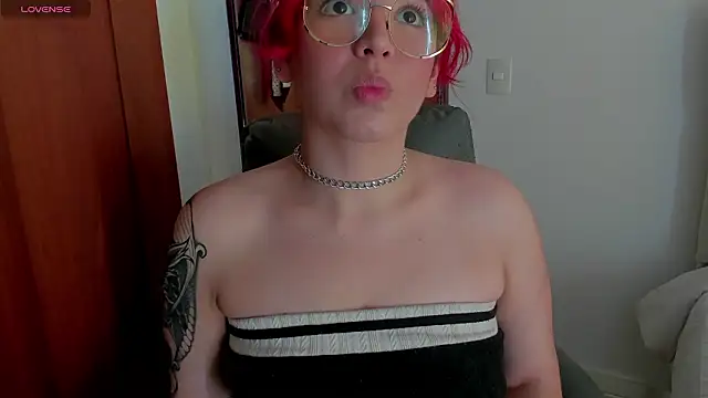 Snapshot of GoonetteMessy chatting on 02.22.26 GoonetteMessy online show from 02.22.26