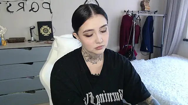 Rin Tozier online show from 05.22.26