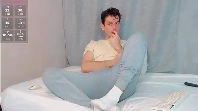 Snapshot of Luc_7 chatting on 02.20.26 Luc 7 online show from 02.20.26