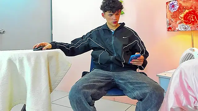 Snapshot of Philippsx chatting on 02.18.26 Philippsx online show from 02.18.26