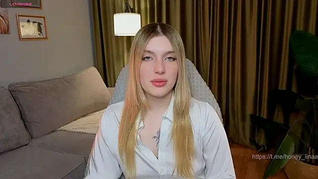 Snapshot of honey_kors chatting on 04.26.26 honey kors online show from 04.26.26