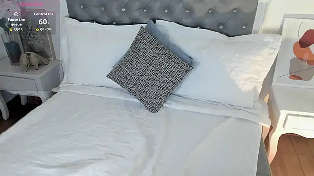 Aisha Haddad online show from 03.05.26