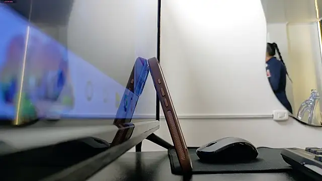  ArianaToroo online show from 04.08.26