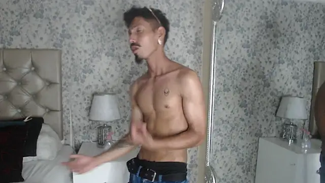 Snapshot of NoaahTylor chatting on 03.08.26 NoaahTylor online show from 03.08.26