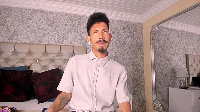 Snapshot of NoaahTylor chatting on 04.02.26 NoaahTylor online show from 04.02.26