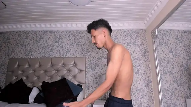 Snapshot of NoaahTylor chatting on 04.05.26 NoaahTylor online show from 04.05.26