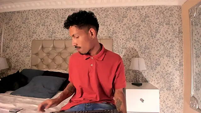 Snapshot of NoaahTylor chatting on 04.07.26 NoaahTylor online show from 04.07.26