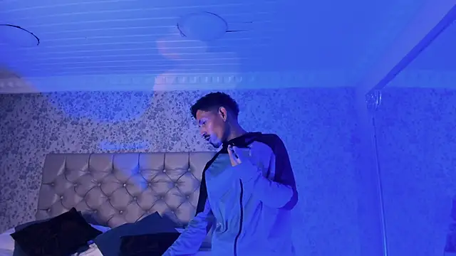 Snapshot of NoaahTylor chatting on 04.09.26 NoaahTylor online show from 04.09.26