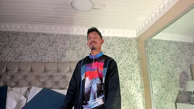 Snapshot of NoaahTylor chatting on 04.14.26 NoaahTylor online show from 04.14.26